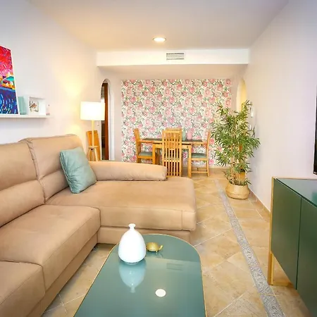 Pura Villa- Buganvillas