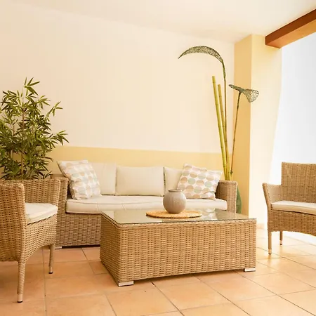 Pura Villa- Buganvillas